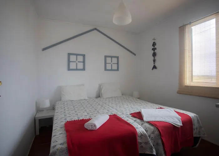 Ria De Aveiro White House